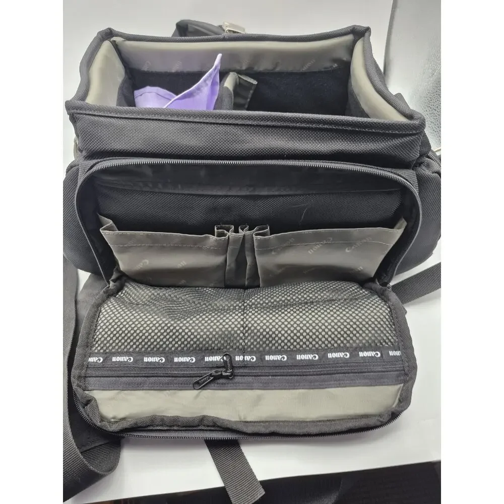 Canon 200DG Deluxe Camera Bag With Shoulder Strap and 1 Divider